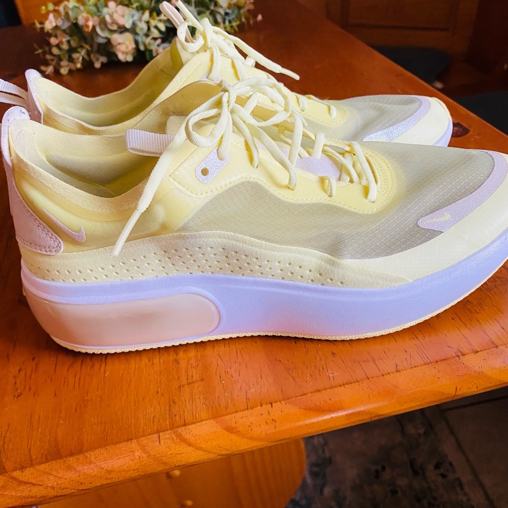 Nike airmax dia yellow